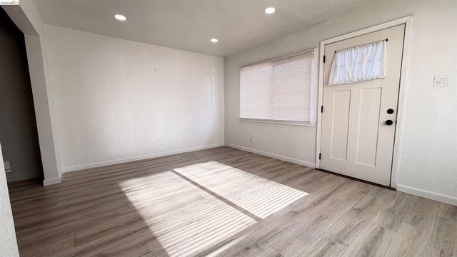801 Maine Ave, Richmond, CA 94804