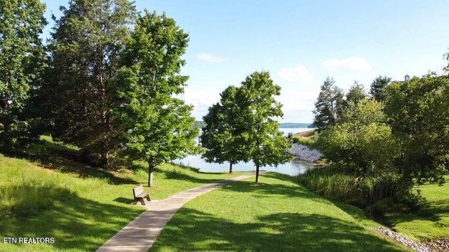 134 Docks of the Bay Drive, Harriman, TN 37748