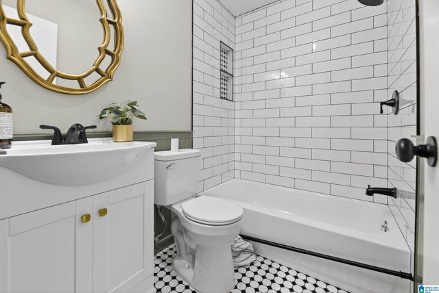 128 DAVIS AVENUE, Oxford, AL 36203