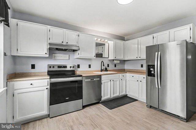819 OLD SILVER SPRING RD, Mechanicsburg, PA 17055