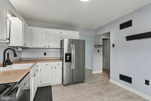 819 OLD SILVER SPRING RD, Mechanicsburg, PA 17055