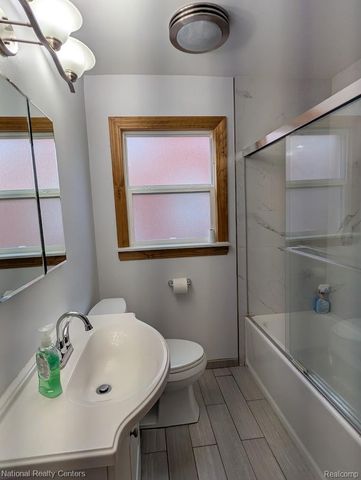 15578 Oconnor Avenue, Allen Park, MI 48101