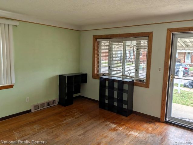 15578 Oconnor Avenue, Allen Park, MI 48101