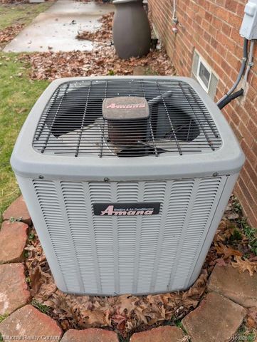 15578 Oconnor Avenue, Allen Park, MI 48101