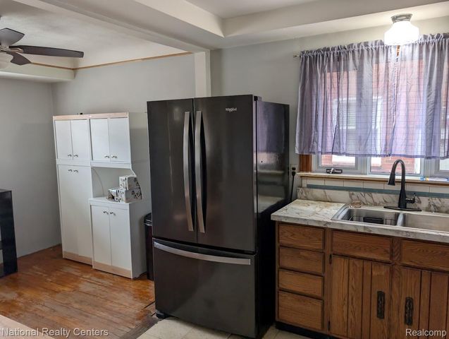 15578 Oconnor Avenue, Allen Park, MI 48101