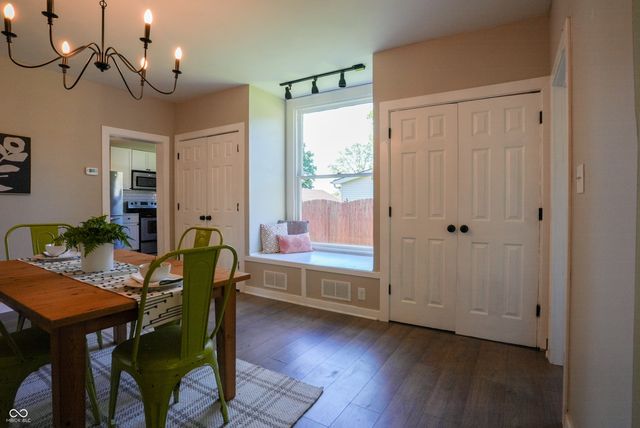 251 S Avon Avenue, Plainfield, IN 46168