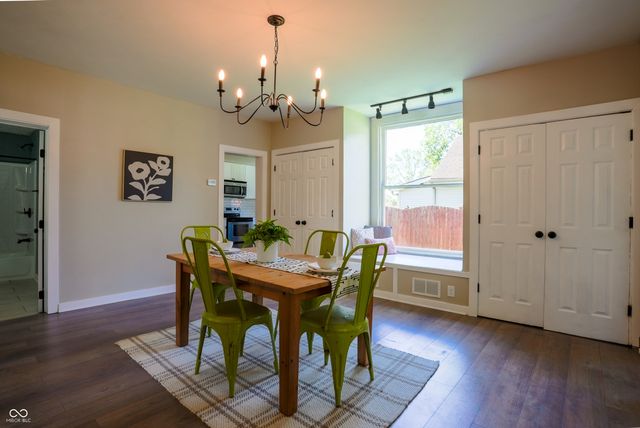 251 S Avon Avenue, Plainfield, IN 46168