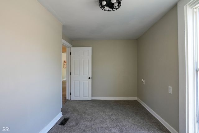 251 S Avon Avenue, Plainfield, IN 46168