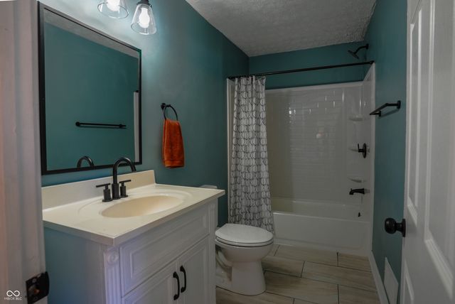 251 S Avon Avenue, Plainfield, IN 46168