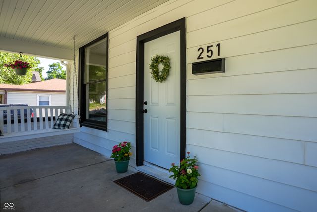 251 S Avon Avenue, Plainfield, IN 46168
