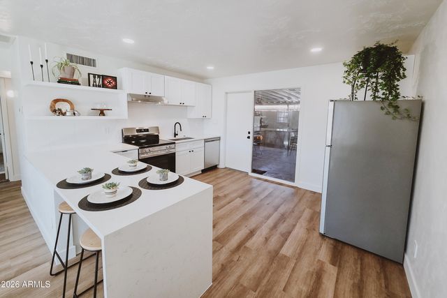 861 N REVERE -- E, Mesa, AZ 85201