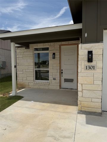 1301 Lone Pine Way, Killeen, TX 76543