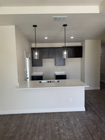 1301 Lone Pine Way, Killeen, TX 76543