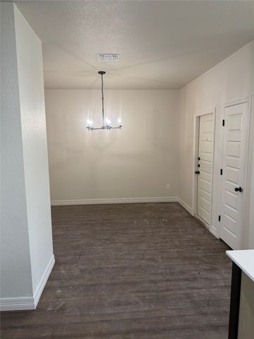 1301 Lone Pine Way, Killeen, TX 76543