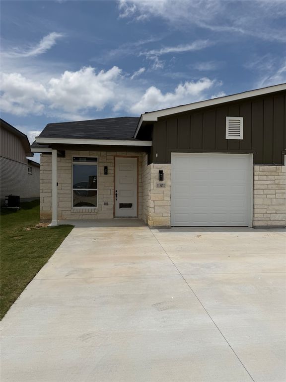 1301 Lone Pine Way, Killeen, TX 76543