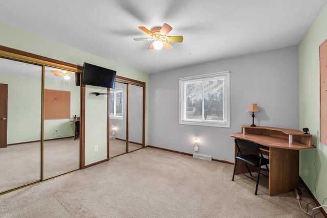 950 101st STREET, Pleasant Prairie, WI 53158