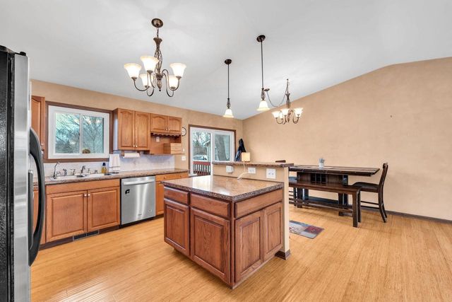 950 101st STREET, Pleasant Prairie, WI 53158