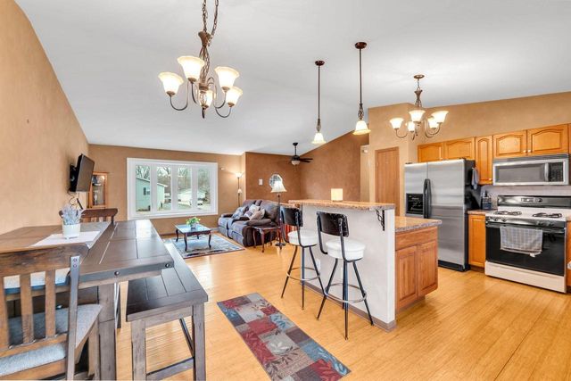 950 101st STREET, Pleasant Prairie, WI 53158