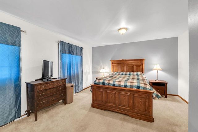 950 101st STREET, Pleasant Prairie, WI 53158