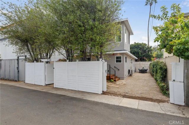 724 San Miguel Avenue, Venice, CA 90291