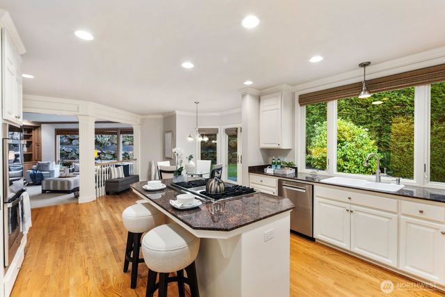 17164 SE 58th Street, Bellevue, WA 98006