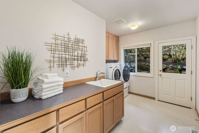 17164 SE 58th Street, Bellevue, WA 98006