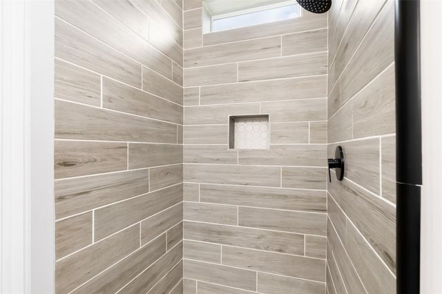 33 Road 5136, Cleveland, TX 77327