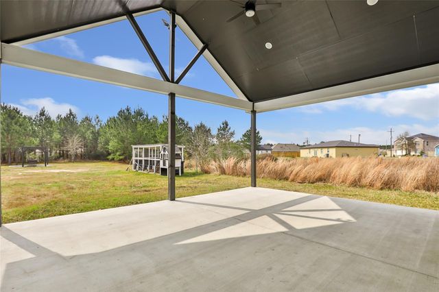 33 Road 5136, Cleveland, TX 77327