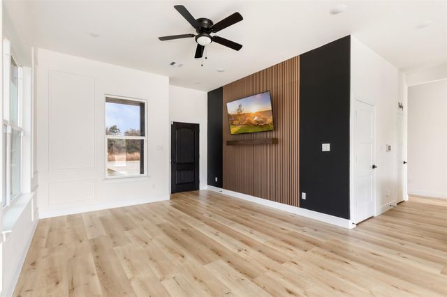 33 Road 5136, Cleveland, TX 77327