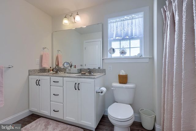235 DYLAN DR, York, PA 17404