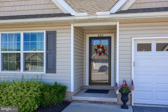 235 DYLAN DR, York, PA 17404
