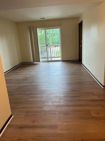 1779 Rand Road 2B, Des Plaines, IL 60016
