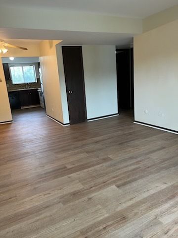 1779 Rand Road 2B, Des Plaines, IL 60016