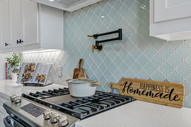 520 Highview Court, Godley, TX 76044