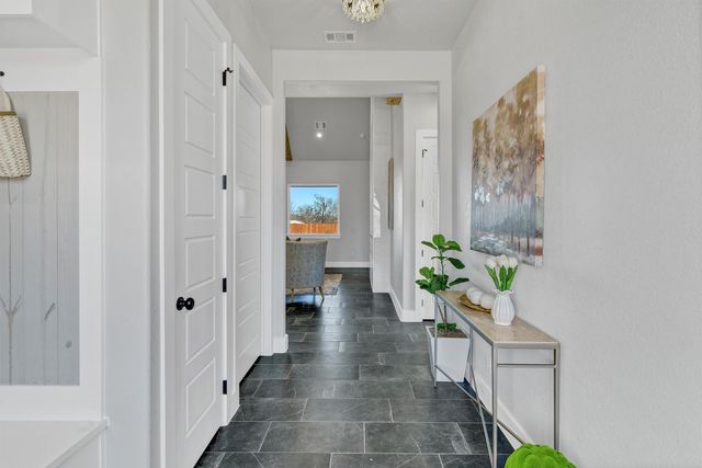 520 Highview Court, Godley, TX 76044