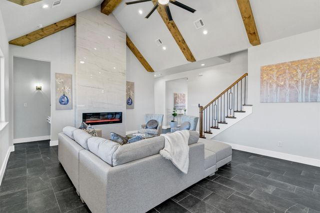 520 Highview Court, Godley, TX 76044