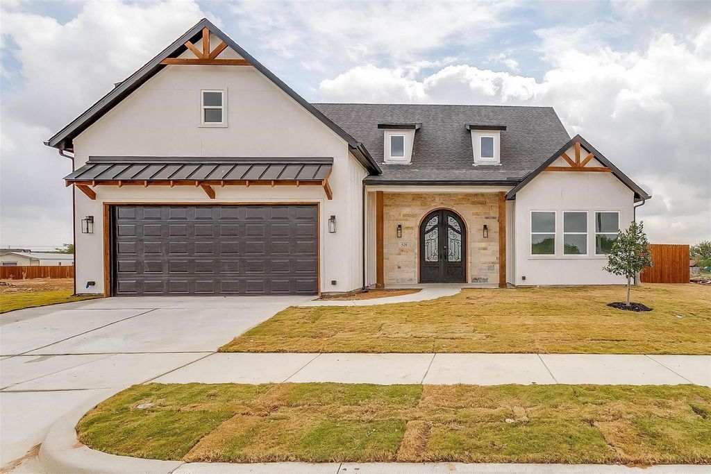 520 Highview Court, Godley, TX 76044