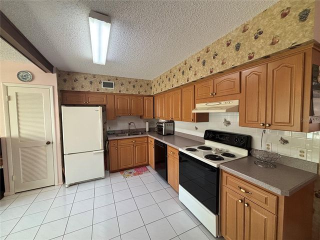 2262 SWEDISH DR. 34, Clearwater, FL 33763