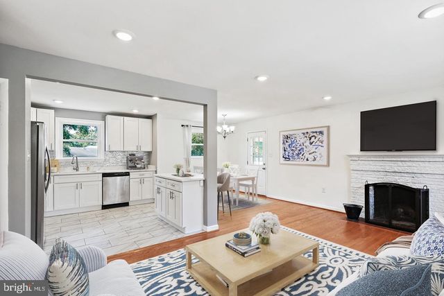 8305 BERNARD DR, Fort Washington, MD 20744