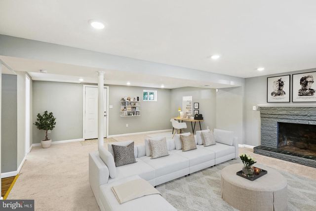 8305 BERNARD DR, Fort Washington, MD 20744