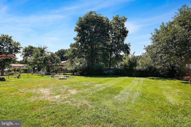 8305 BERNARD DR, Fort Washington, MD 20744