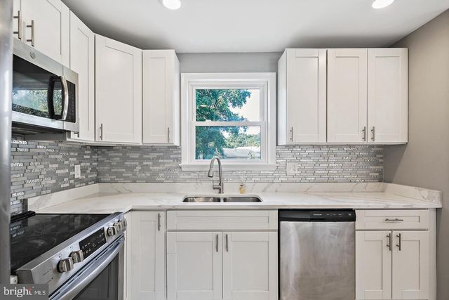 8305 BERNARD DR, Fort Washington, MD 20744