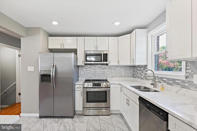 8305 BERNARD DR, Fort Washington, MD 20744