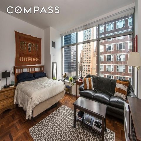 250 E 54th St Apt 22B, New York City, NY 10022