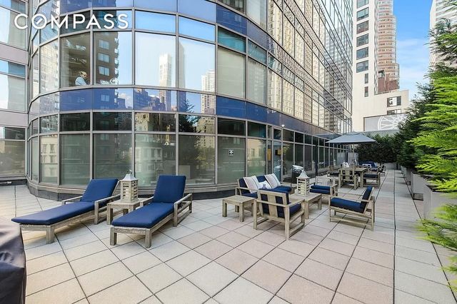 250 E 54th St Apt 22B, New York City, NY 10022