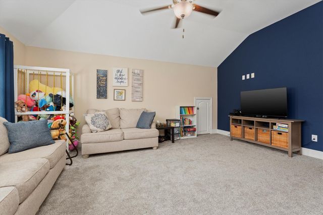 2752 Sterling Heights Lane, Conroe, TX 77385