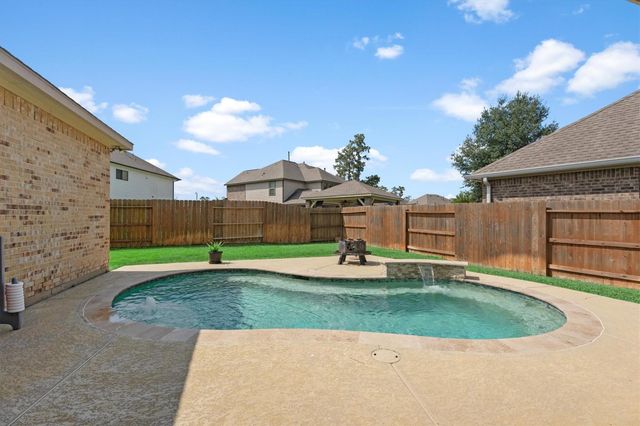 2752 Sterling Heights Lane, Conroe, TX 77385