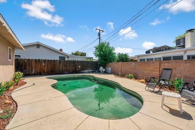 524 Rall Avenue, Clovis, CA 93612