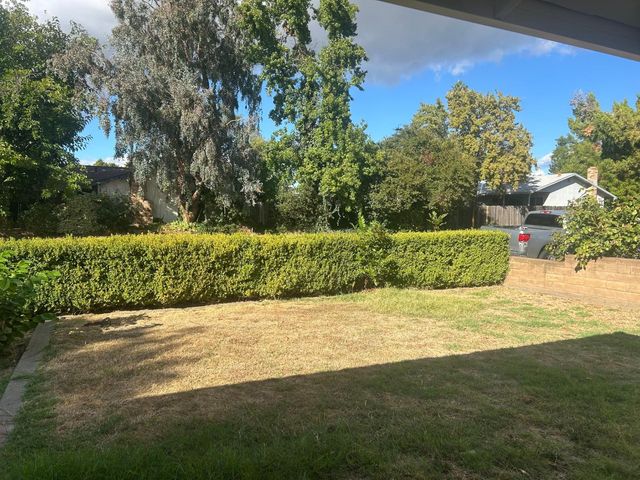 6636 Saint James Dr, Carmichael, CA 95608