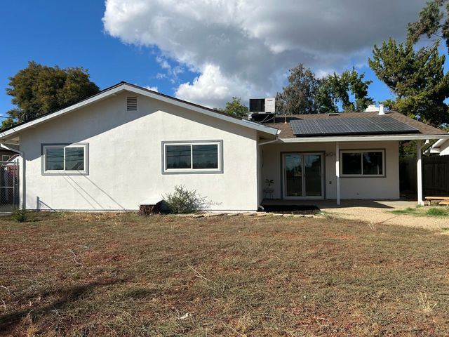 6636 Saint James Dr, Carmichael, CA 95608